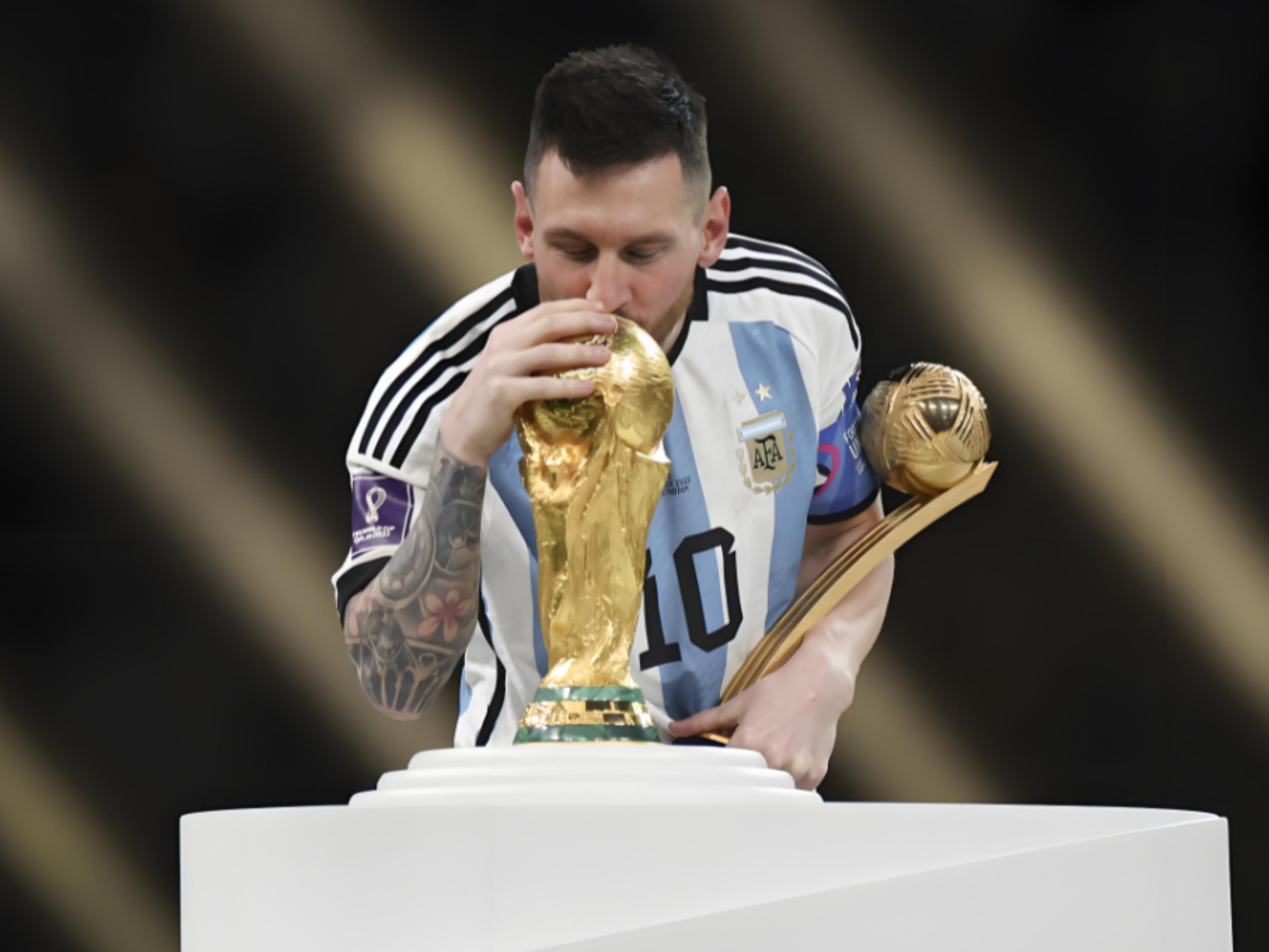 勇士队继续关注戴维斯交易，但具体方案尚未明朗