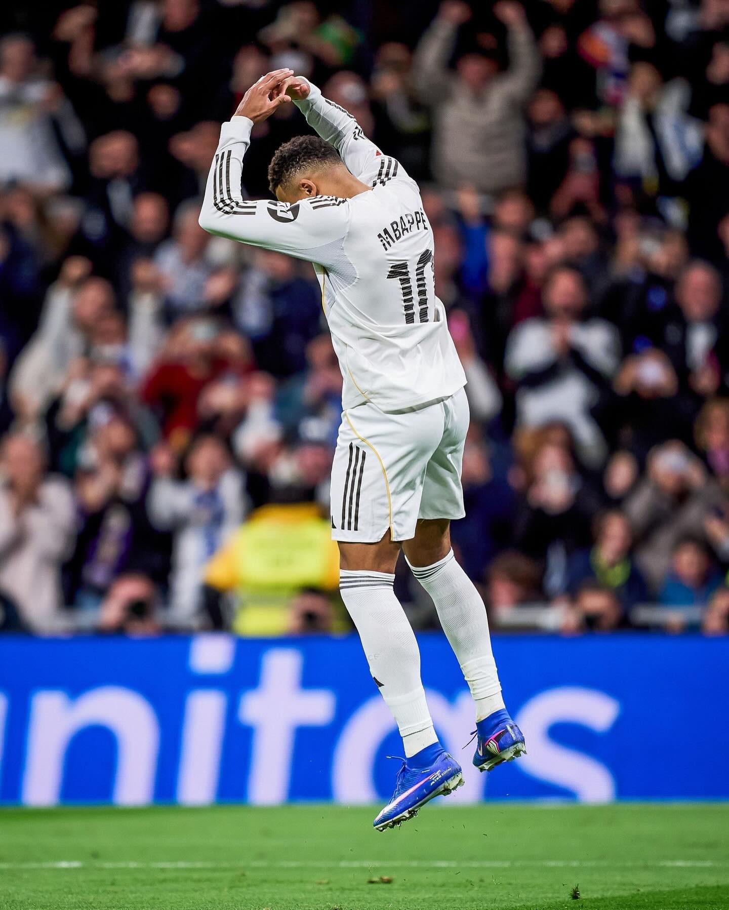 每体：巴萨正关注巴西16岁前锋新星孔塞桑，已派球探跟踪观察