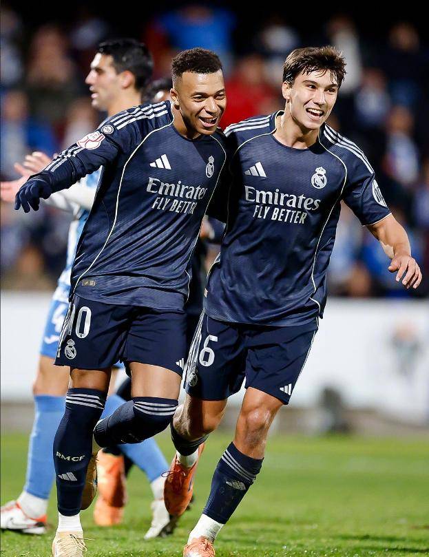 《inZOI》发布紧急补丁回滚部分模块版本至10月份